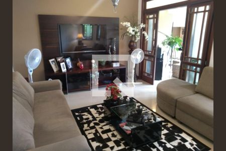 Casa à venda com 4 quartos, 450m² em Itaipu, Niterói