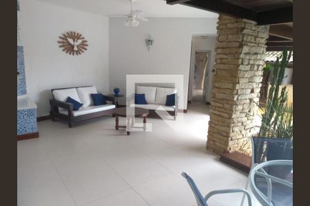 Casa à venda com 4 quartos, 450m² em Itaipu, Niterói