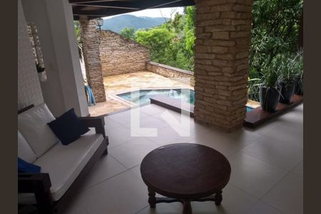 Casa à venda com 4 quartos, 450m² em Itaipu, Niterói