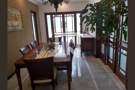 Casa à venda com 4 quartos, 450m² em Itaipu, Niterói