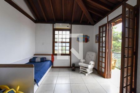 Casa à venda com 5 quartos, 460m² em Camboinhas, Niterói