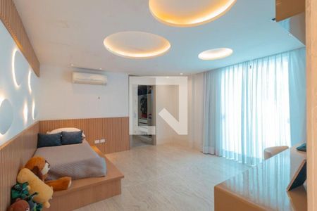 Casa à venda com 5 quartos, 600m² em São Francisco, Niterói