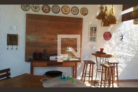 Casa à venda com 4 quartos, 360m² em São Francisco, Niterói