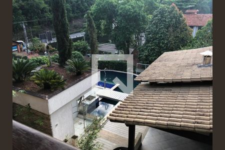 Casa à venda com 3 quartos, 220m² em Pendotiba, Niterói