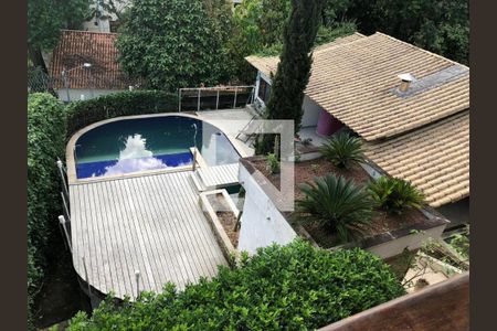 Casa à venda com 3 quartos, 220m² em Pendotiba, Niterói