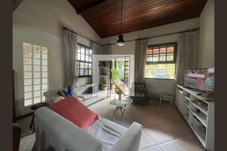 Casa à venda com 4 quartos, 204m² em Piratininga, Niterói