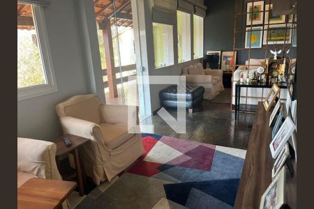 Casa à venda com 4 quartos, 280m² em Pendotiba, Niterói