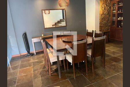 Casa à venda com 4 quartos, 280m² em Pendotiba, Niterói