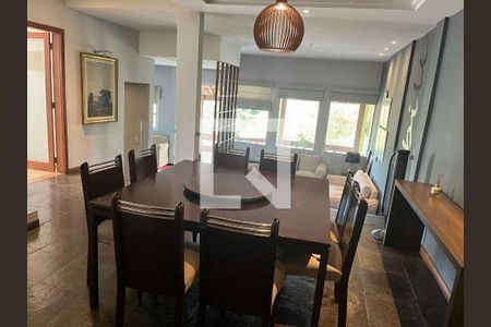 Casa à venda com 4 quartos, 280m² em Pendotiba, Niterói