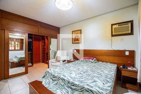 Casa à venda com 4 quartos, 440m² em Vila Progresso, Niterói