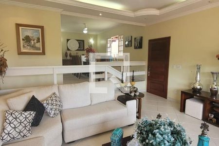 Casa à venda com 5 quartos, 274m² em Maria Paula, Niterói