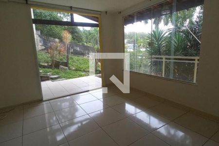 Casa à venda com 2 quartos, 200m² em Maravista, Niterói