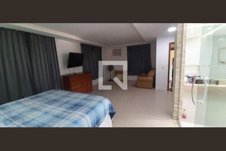 Casa à venda com 3 quartos, 403m² em Piratininga, Niterói