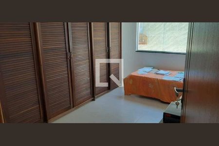 Casa à venda com 3 quartos, 403m² em Piratininga, Niterói