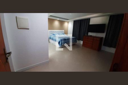 Casa à venda com 3 quartos, 403m² em Piratininga, Niterói