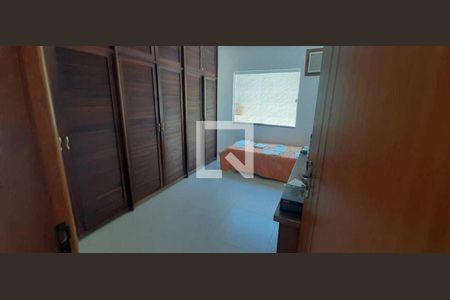 Casa à venda com 3 quartos, 403m² em Piratininga, Niterói