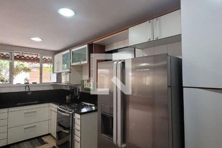 Casa à venda com 143m², 3 quartos e 2 vagas