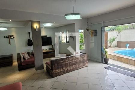 Casa à venda com 143m², 3 quartos e 2 vagas