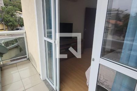 Casa à venda com 143m², 3 quartos e 2 vagas