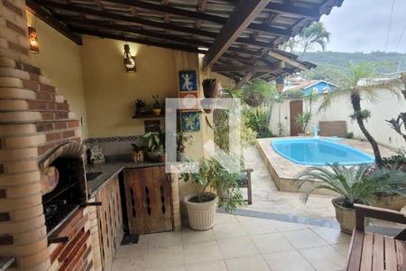 Casa à venda com 143m², 3 quartos e 2 vagas