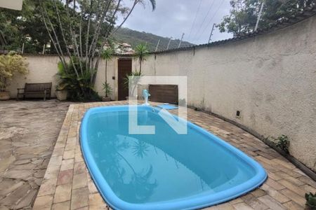 Casa à venda com 143m², 3 quartos e 2 vagas