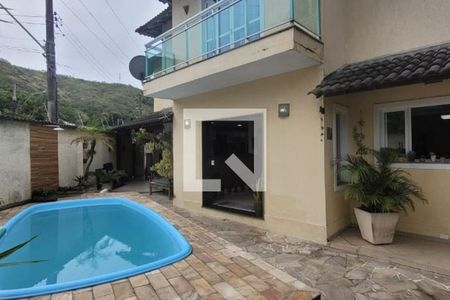 Casa à venda com 143m², 3 quartos e 2 vagas