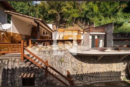 Casa à venda com 254m², 3 quartos e 6 vagas