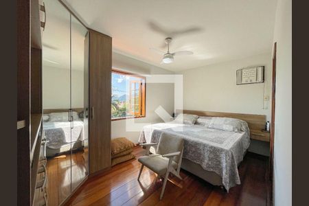 Casa à venda com 4 quartos, 315m² em Piratininga, Niterói