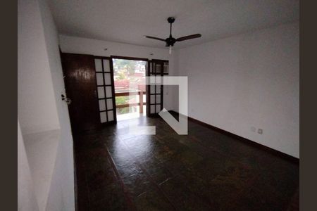 Casa à venda com 5 quartos, 300m² em Maria Paula, Niterói