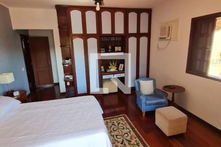 Casa à venda com 4 quartos, 471m² em Piratininga, Niterói