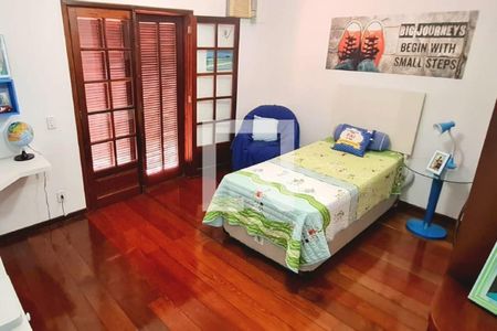 Casa à venda com 4 quartos, 471m² em Piratininga, Niterói