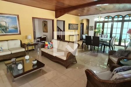 Casa à venda com 4 quartos, 471m² em Piratininga, Niterói