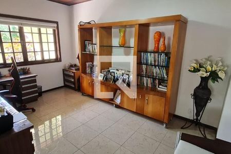 Casa à venda com 4 quartos, 471m² em Piratininga, Niterói