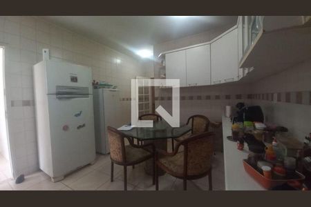Casa à venda com 4 quartos, 450m² em Maravista, Niterói