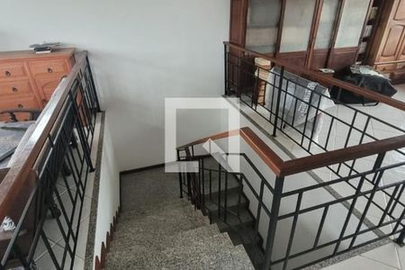Casa à venda com 271m², 5 quartos e 4 vagas