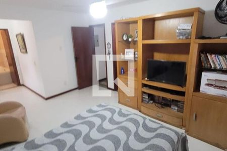 Casa à venda com 271m², 5 quartos e 4 vagas