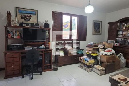 Casa à venda com 271m², 5 quartos e 4 vagas