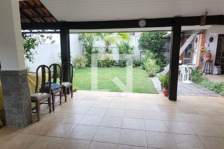 Casa à venda com 271m², 5 quartos e 4 vagas