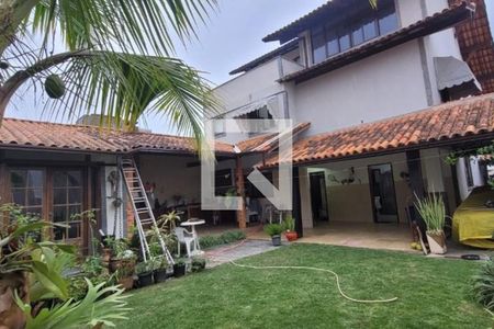 Casa à venda com 271m², 5 quartos e 4 vagas