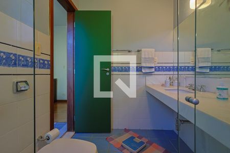 Casa de condomínio à venda com 300m², 4 quartos e 4 vagasQuarto 1 - Banheiro