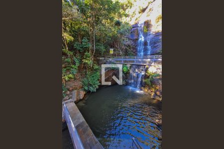 Casa de condomínio à venda com 300m², 4 quartos e 4 vagasÁrea externa