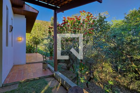 Casa de condomínio à venda com 300m², 4 quartos e 4 vagasÁrea externa