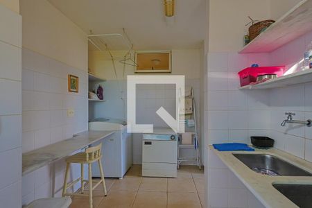 Casa de condomínio à venda com 300m², 4 quartos e 4 vagasÁrea de serviço