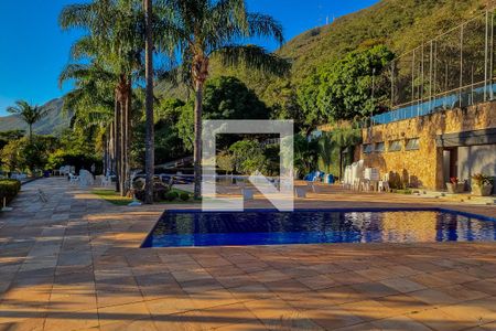 Casa de condomínio à venda com 300m², 4 quartos e 4 vagasÁrea externa