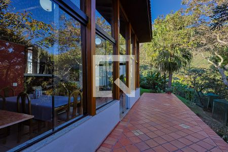 Casa de condomínio à venda com 300m², 4 quartos e 4 vagasÁrea externa