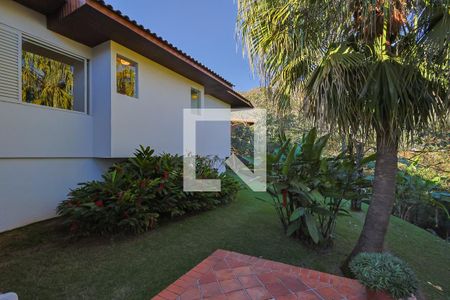 Casa de condomínio à venda com 300m², 4 quartos e 4 vagasÁrea externa