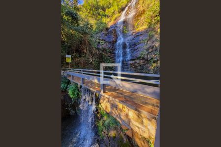 Casa de condomínio à venda com 300m², 4 quartos e 4 vagasÁrea externa