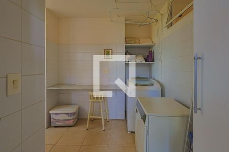 Casa de condomínio à venda com 300m², 4 quartos e 4 vagasÁrea de serviço