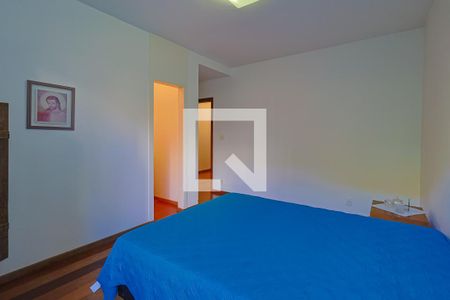 Casa de condomínio à venda com 300m², 4 quartos e 4 vagasQuarto 3