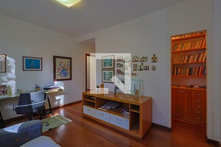 Casa de condomínio à venda com 300m², 4 quartos e 4 vagasQuarto 2